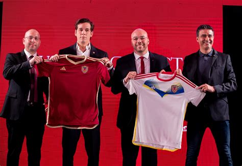 adidas vinotinto